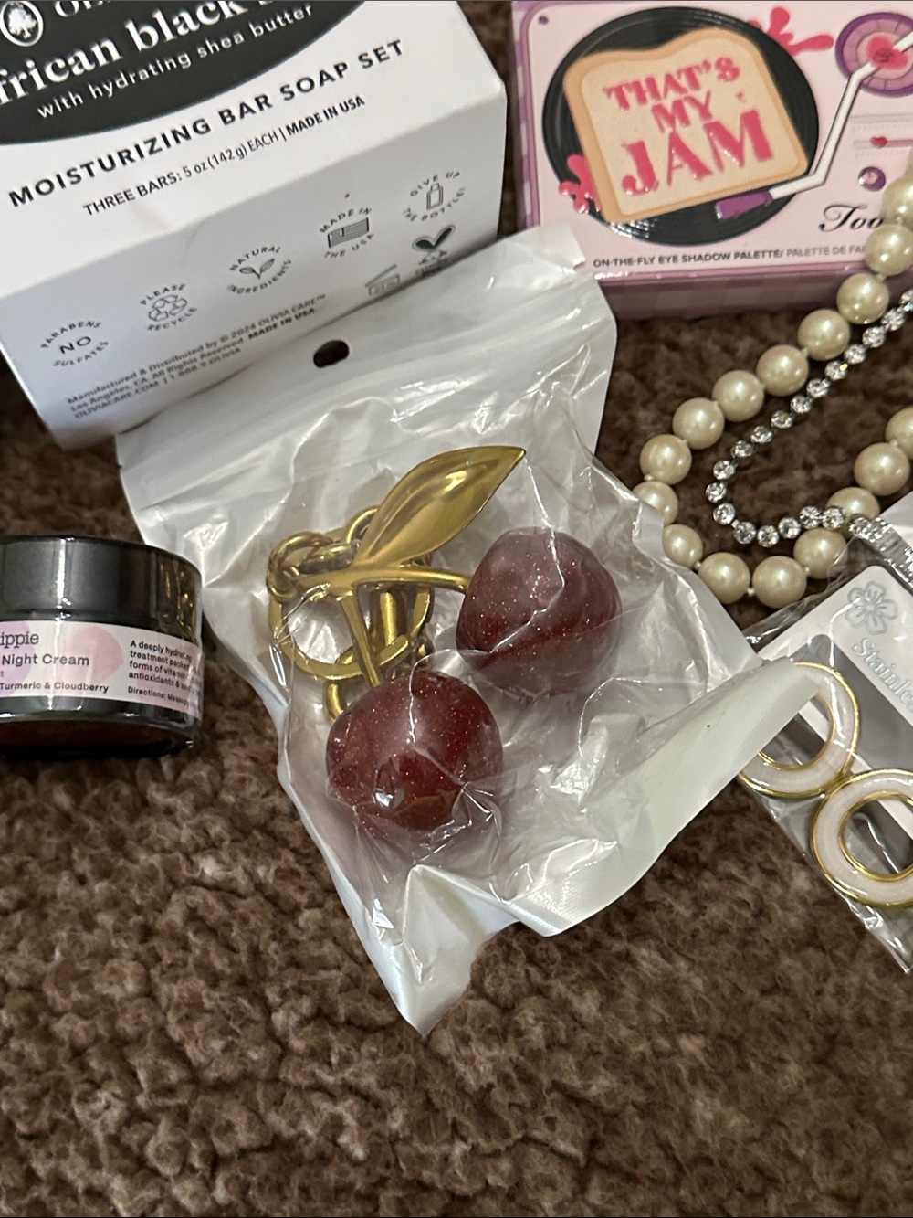 Too faced, polite society, mad hippie and more - Picture 9 of 10